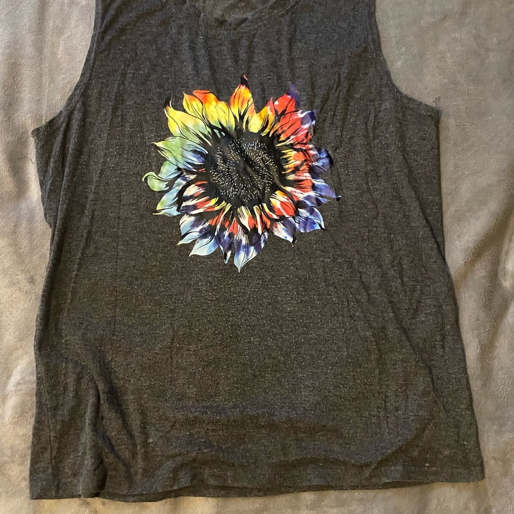 Gray and Green Sunflower Graphic Muscle Tee